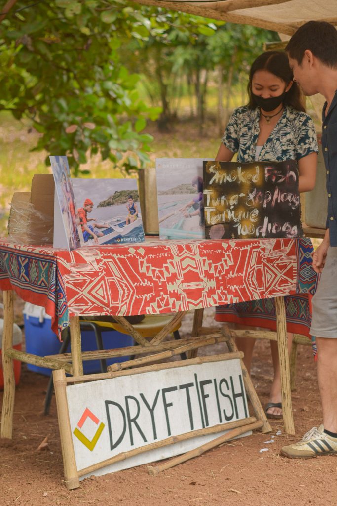 Dryft Fish stand